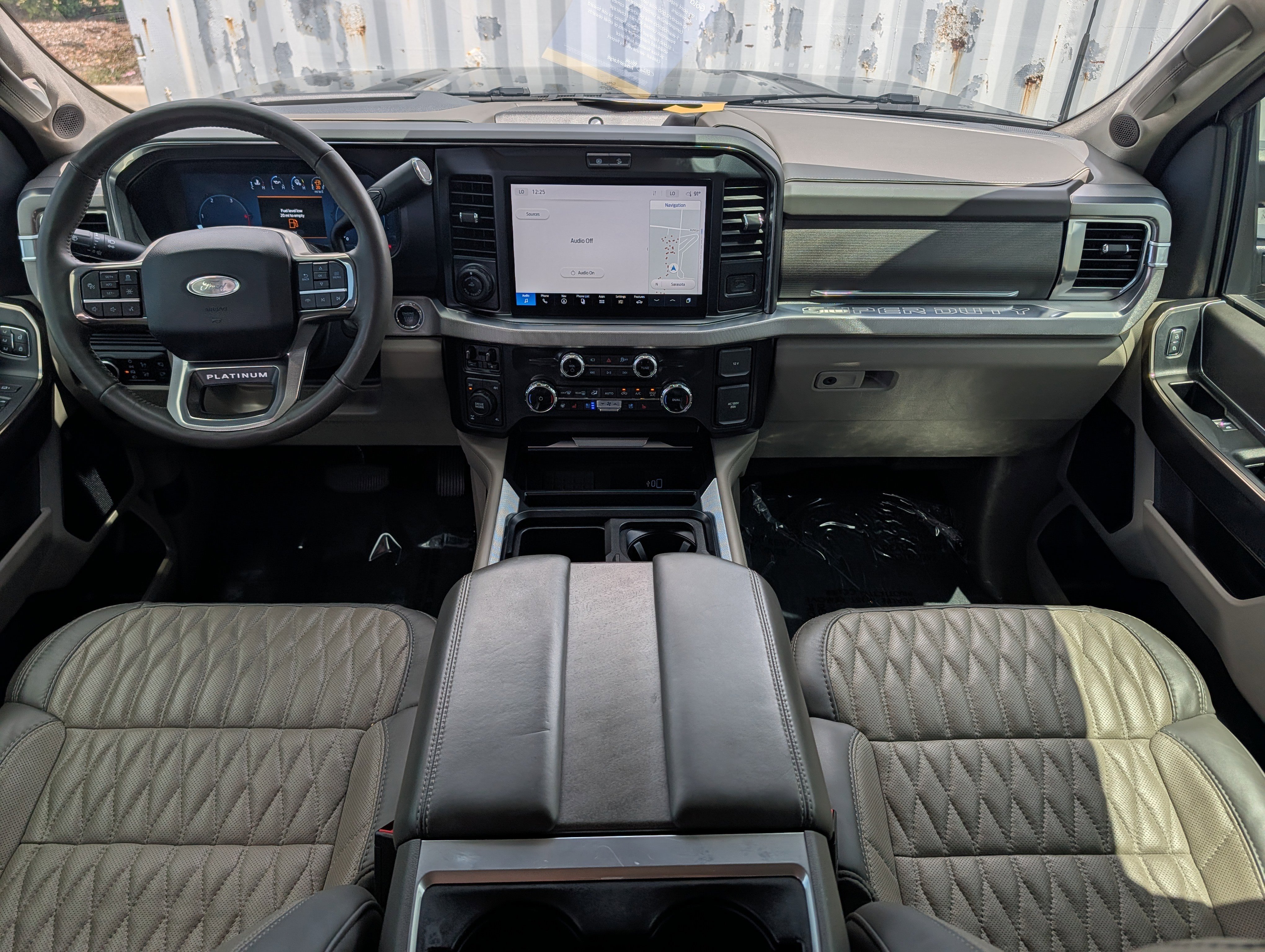 Used 2025 Ford F250 Platinum w/ Platinum Plus Package AWD/4WD image 18