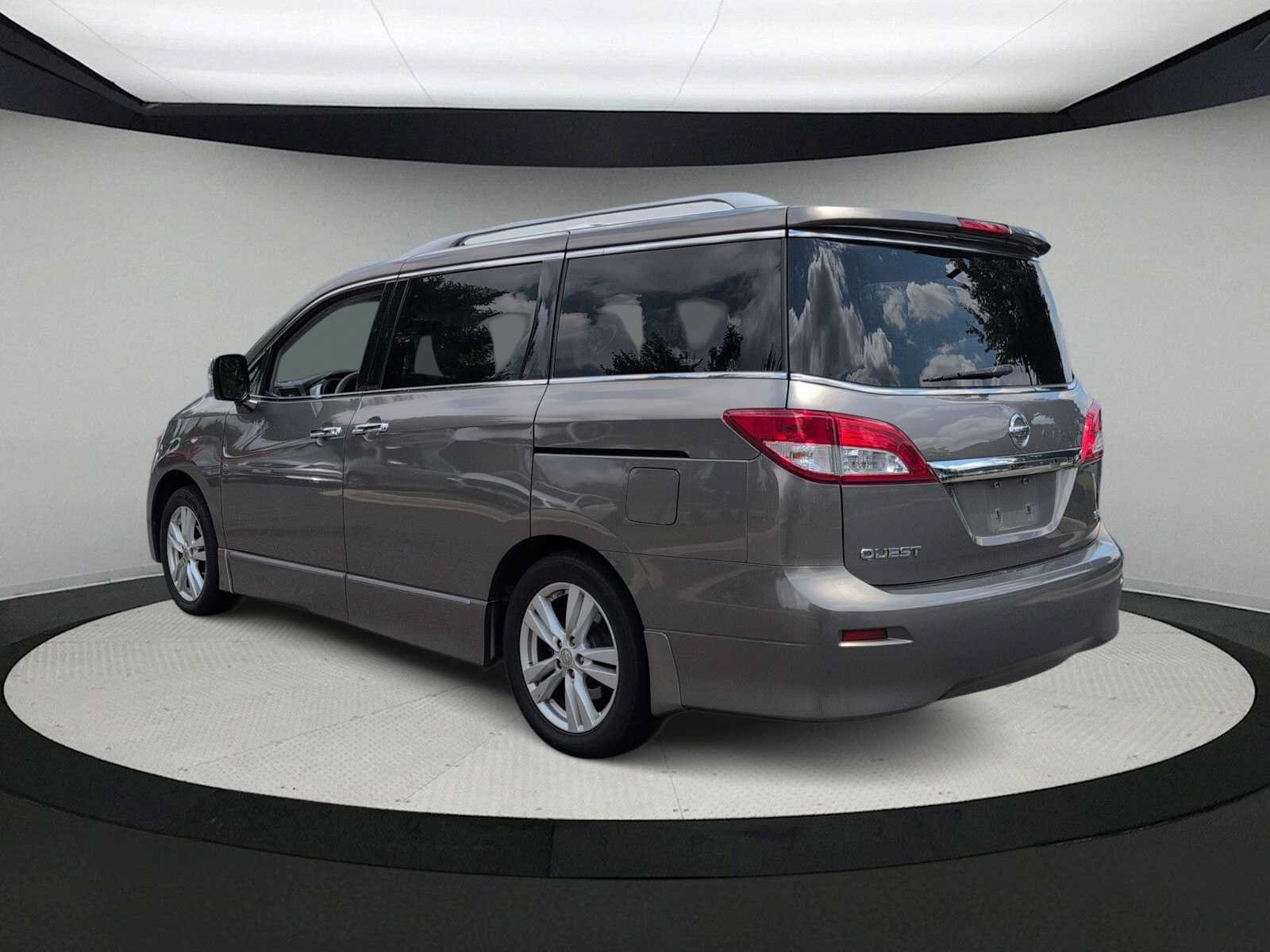 Used 2015 Nissan Quest SL FWD image 6