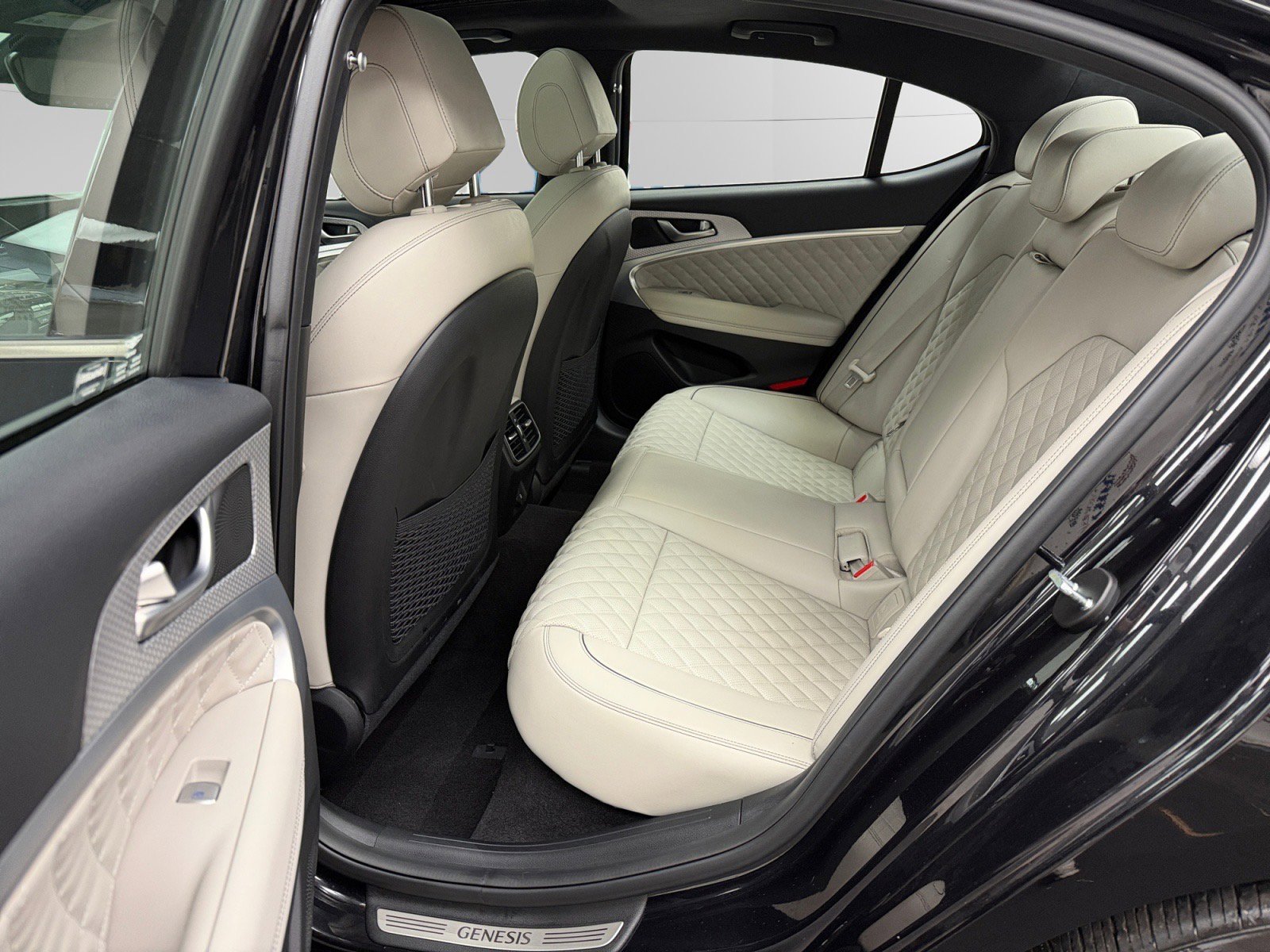 Used 2023 Genesis G70 3.3T w/ Sport Prestige Package image 13