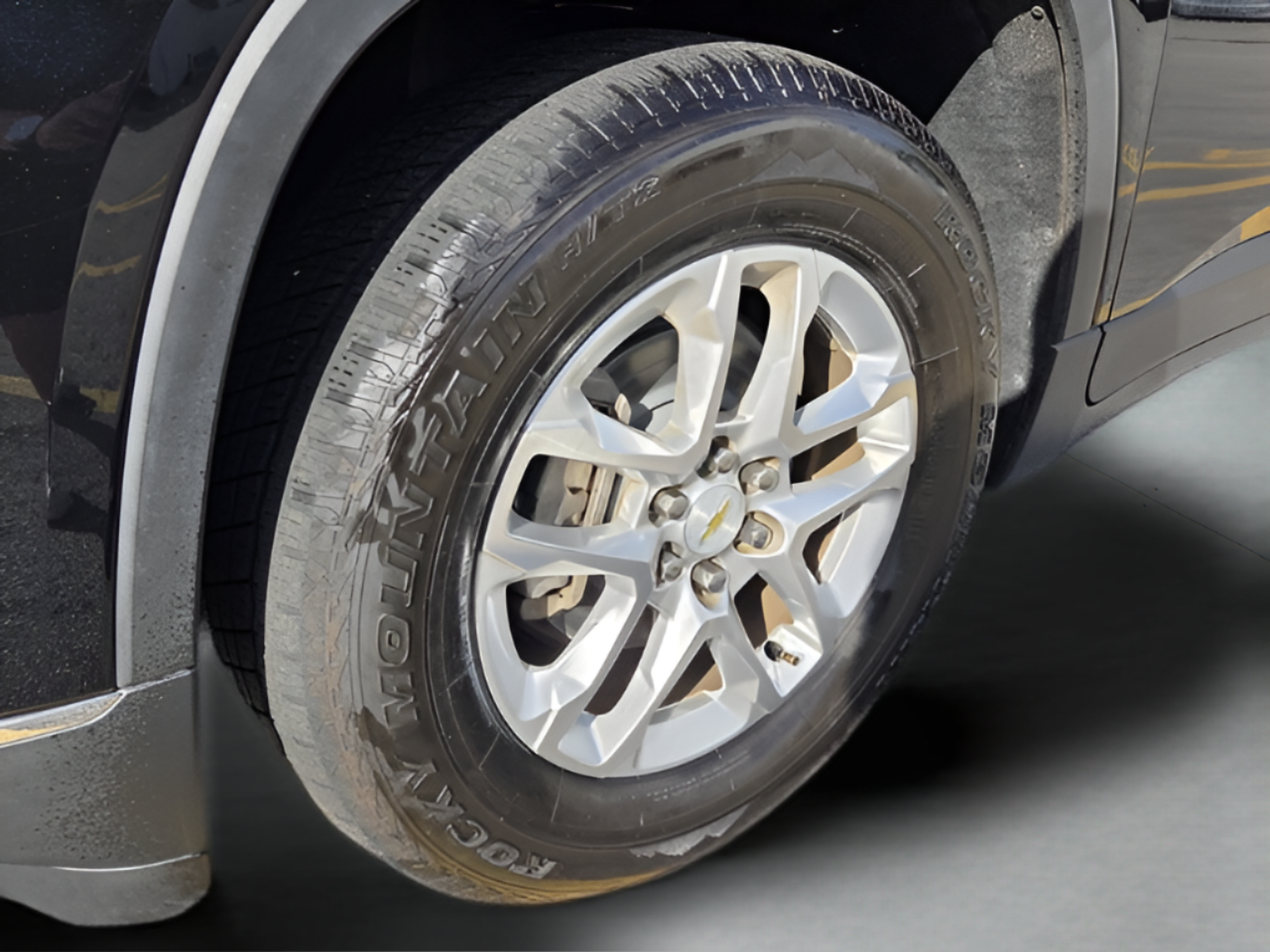 Used 2018 Chevrolet Traverse LT FWD image 28