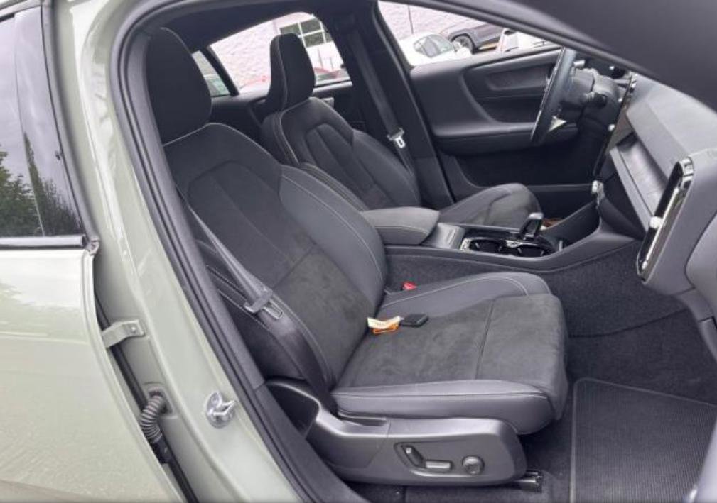 Used 2023 Volvo C40 P8 Recharge Plus AWD/4WD image 11