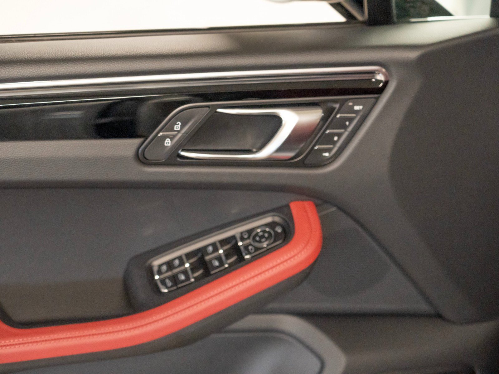 New 2026 Porsche Macan S AWD/4WD image 17
