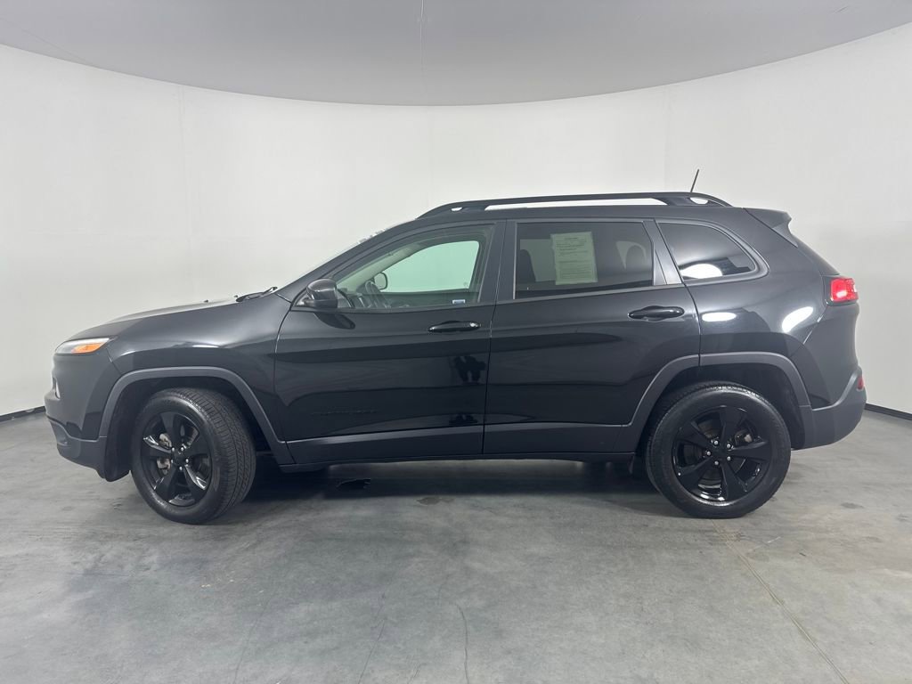 Used 2016 Jeep Cherokee Latitude w/ Comfort/Convenience Group image 2