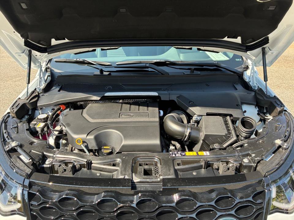 New 2026 Land Rover Discovery Sport Landmark AWD/4WD image 16
