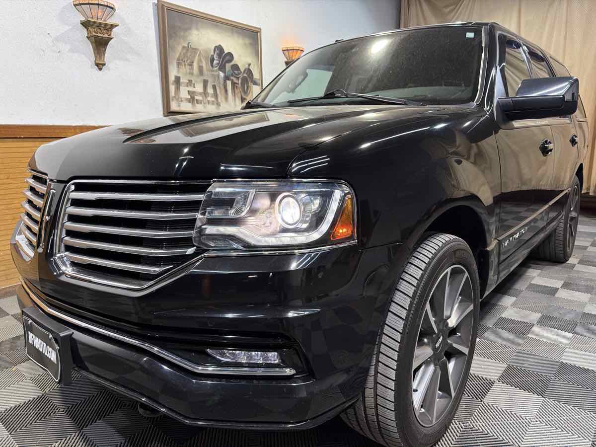 Used 2017 Lincoln Navigator Reserve image 5