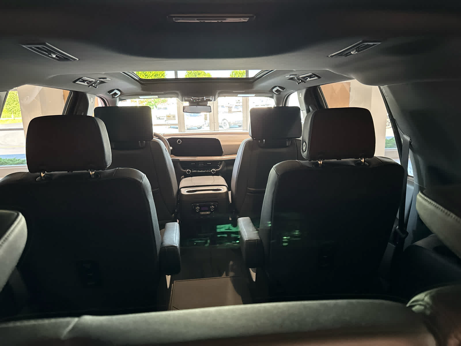 New 2026 Chevrolet Suburban Z71 w/ Z71 Off-Road Package AWD/4WD image 19