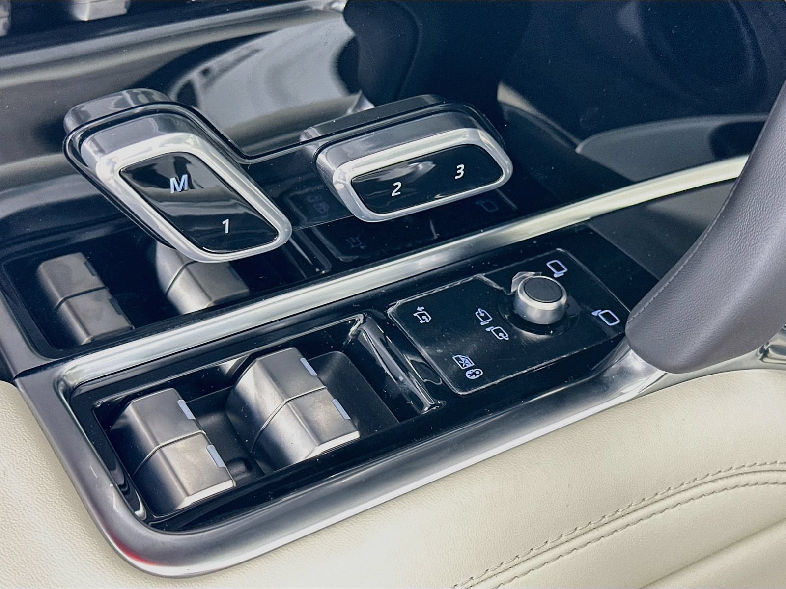 New 2026 Land Rover Range Rover SE AWD/4WD image 17