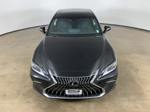 Used 2025 Lexus ES 300h w/ Luxury Package image 4