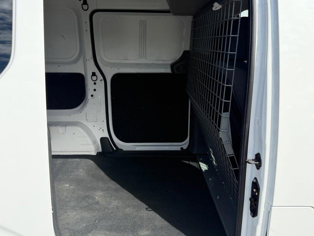 Used 2021 Nissan NV200 SV w/ Sliding Door Glass Package image 18
