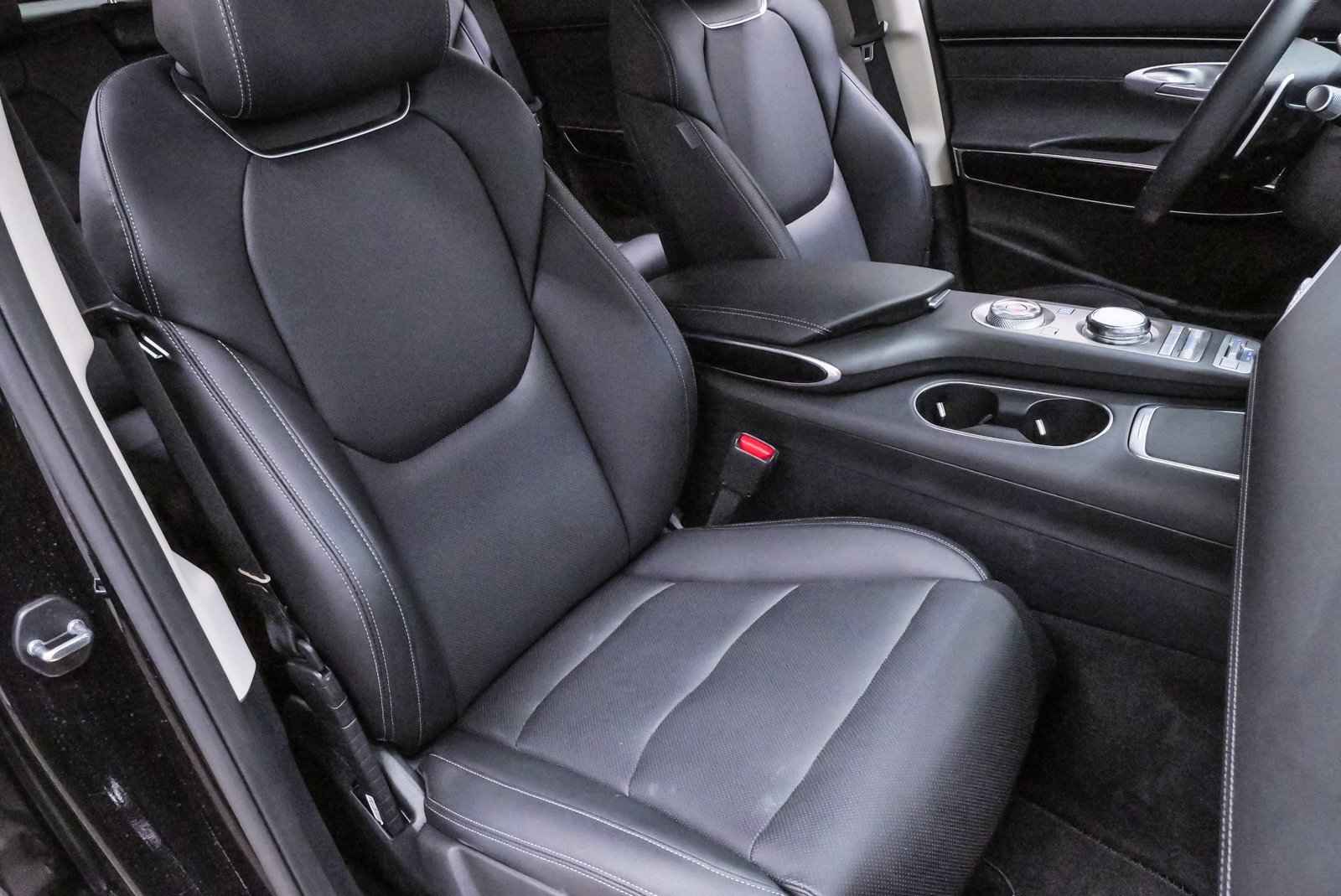 Certified 2025 Genesis GV70 2.5T image 14