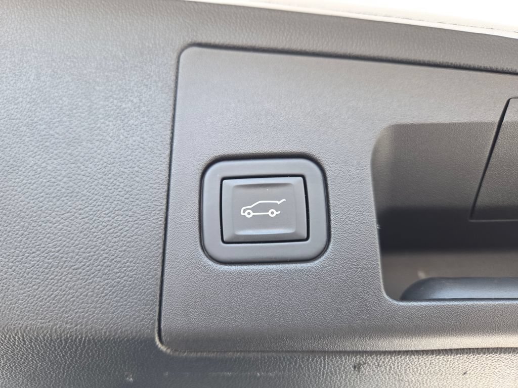 Used 2024 Cadillac XT5 Premium Luxury w/ Technology Package AWD/4WD image 44