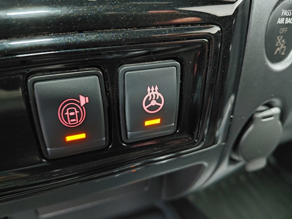 Used 2020 Nissan Titan PRO-4X AWD/4WD image 42