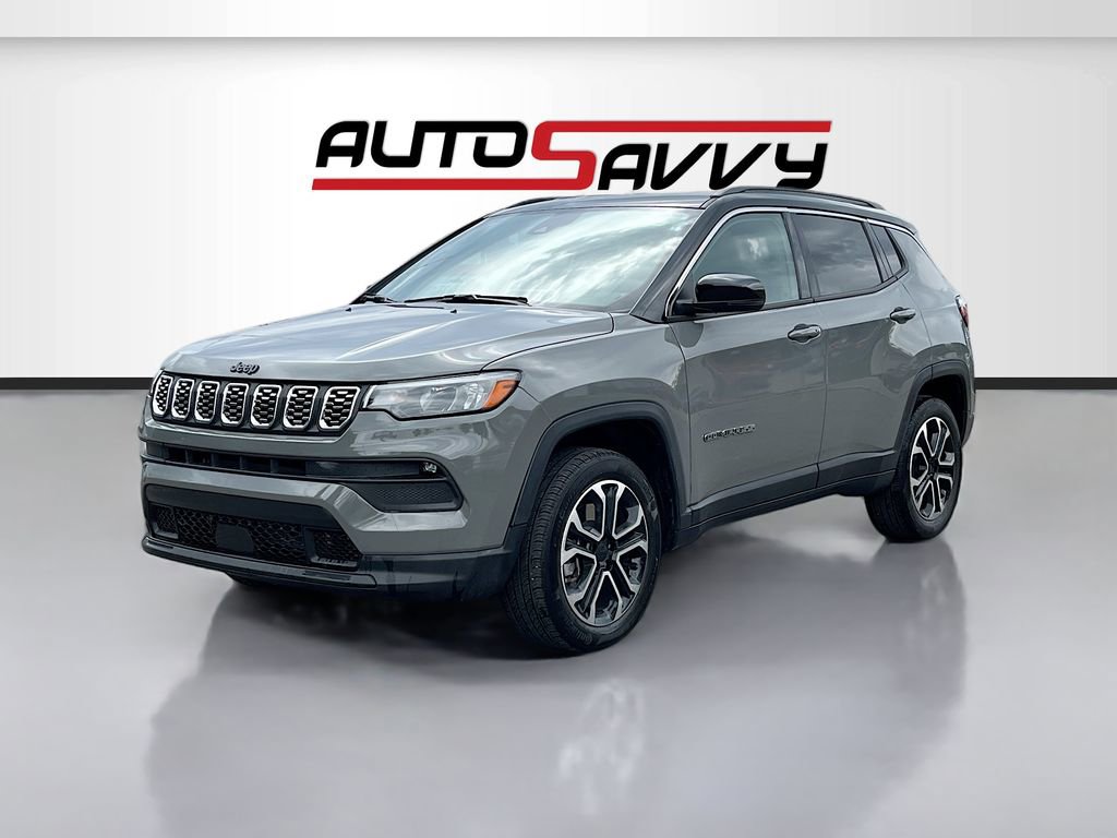 Used 2023 Jeep Compass Limited image 3