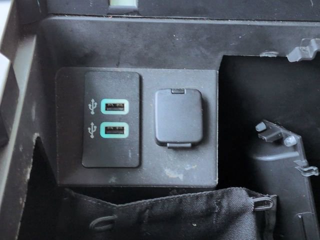 Used 2016 Ford Expedition EL XLT w/ Equipment Group 202A RWD image 29