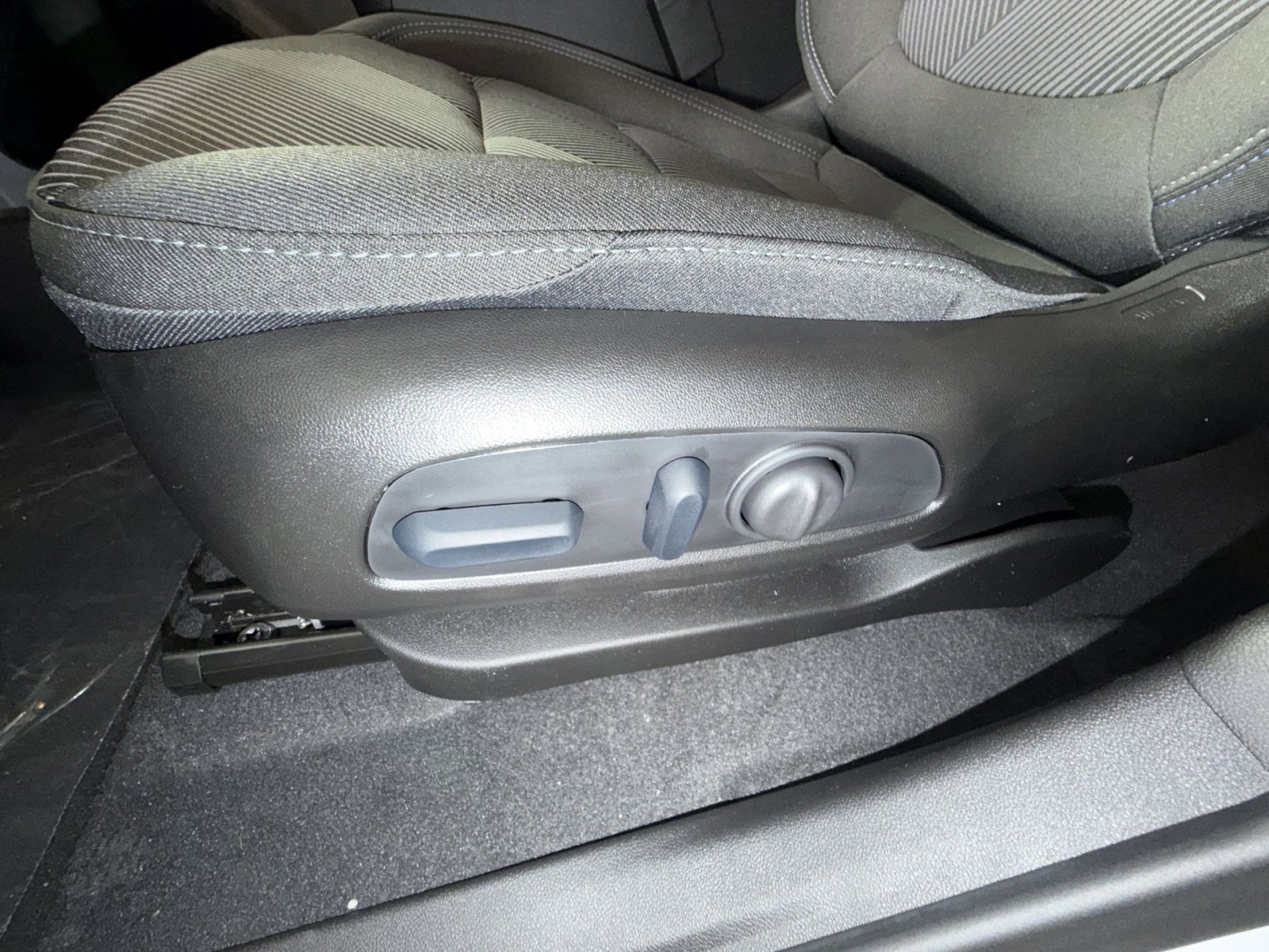 New 2027 Chevrolet Bolt LT w/ Comfort Package image 14