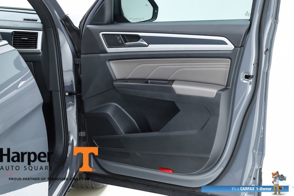 Used 2023 Volkswagen Atlas Cross Sport SEL image 32