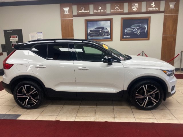 Used 2022 Volvo XC40 T5 R-Design AWD/4WD image 5