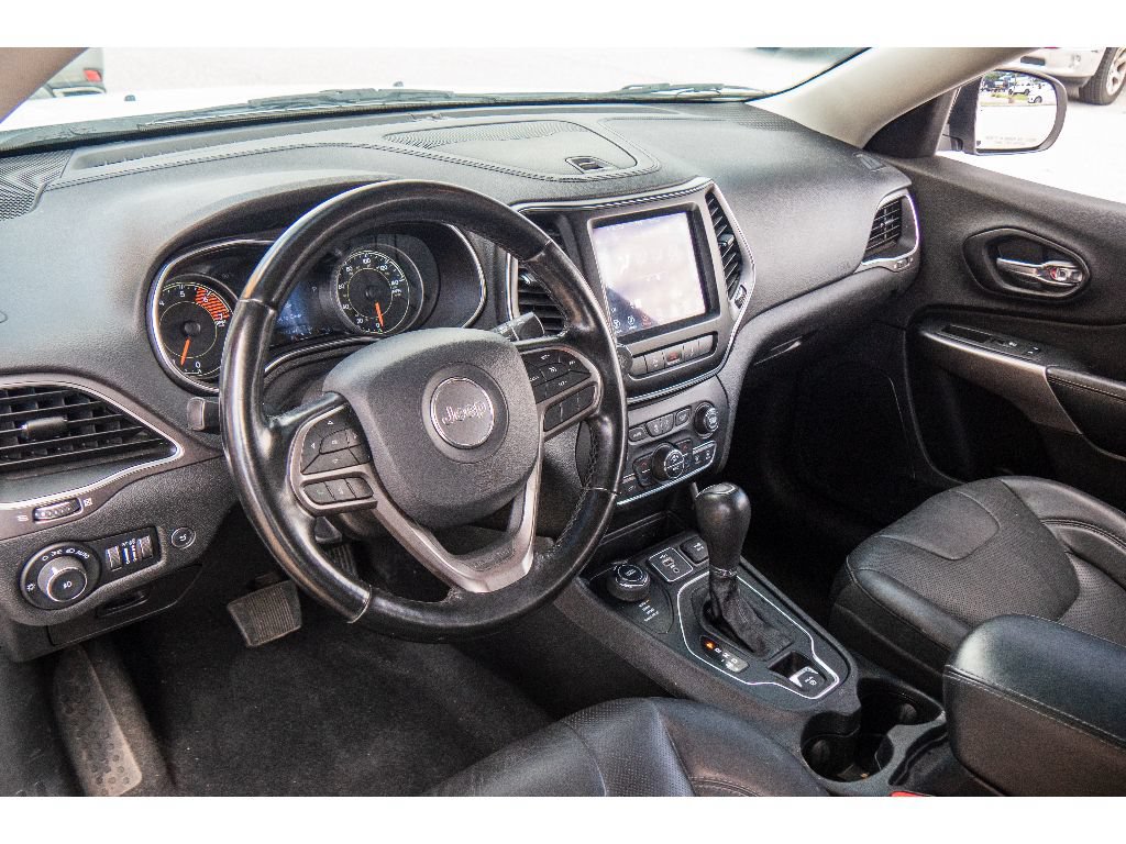 Used 2021 Jeep Cherokee Latitude Lux w/ Comfort/Convenience Group AWD/4WD image 13