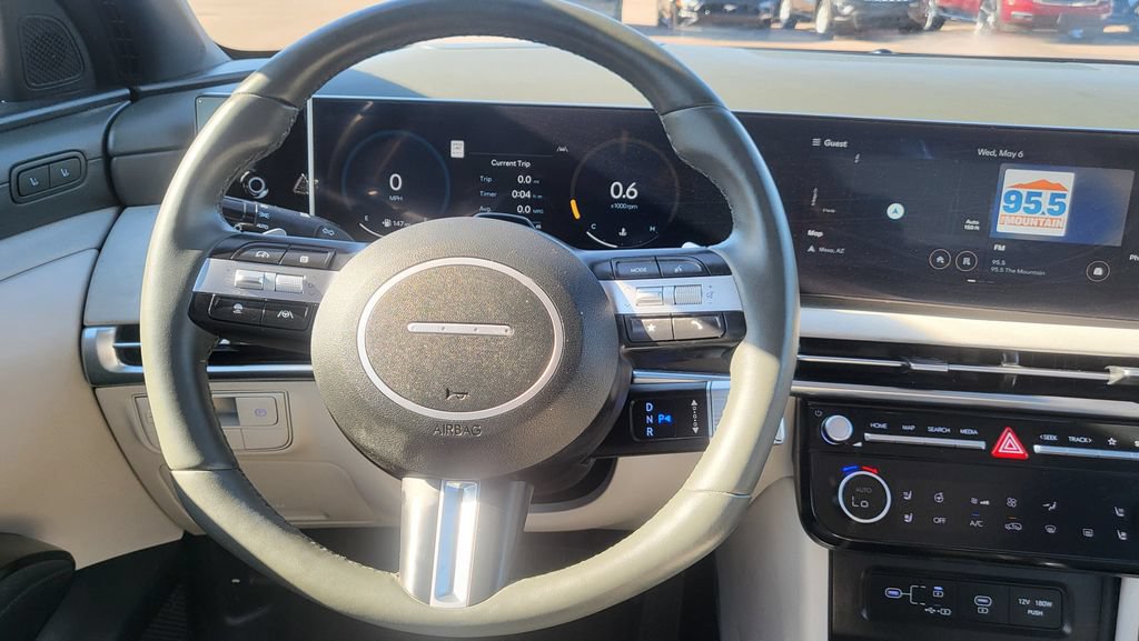 Used 2025 Hyundai Tucson Limited FWD image 32