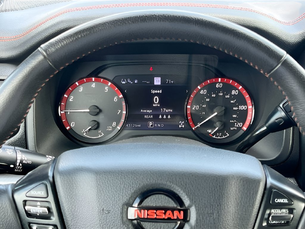 Used 2022 Nissan Titan PRO-4X w/ Pro-4x Convenience Package AWD/4WD image 12