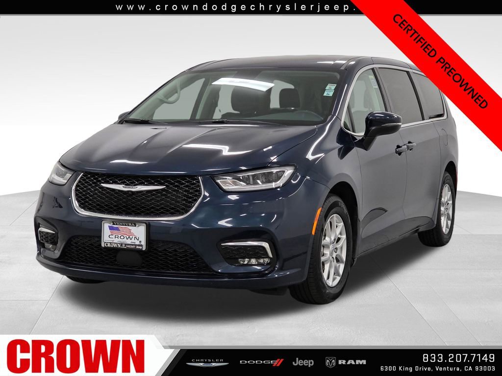 Certified 2023 Chrysler Pacifica Touring-L image 3