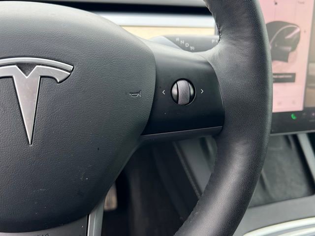 Used 2022 Tesla Model Y Long Range AWD/4WD image 21