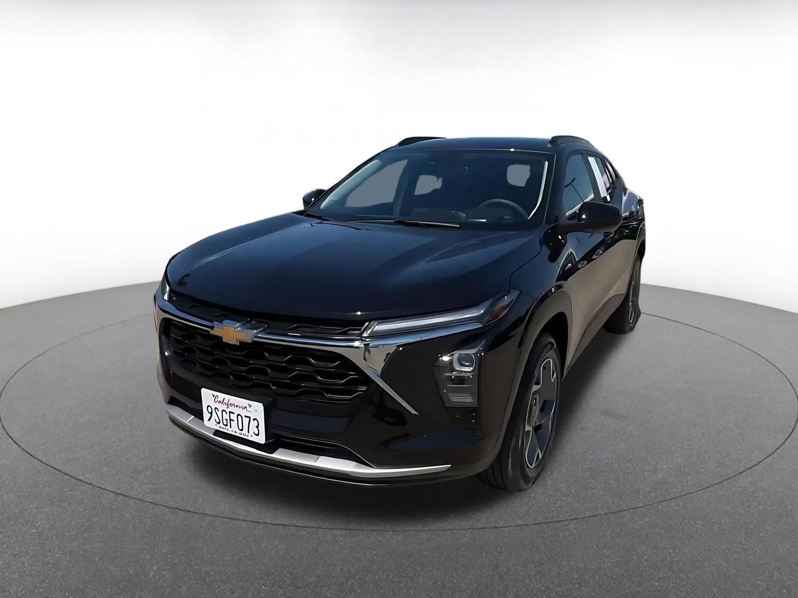 Used 2025 Chevrolet Trax LT FWD image 7