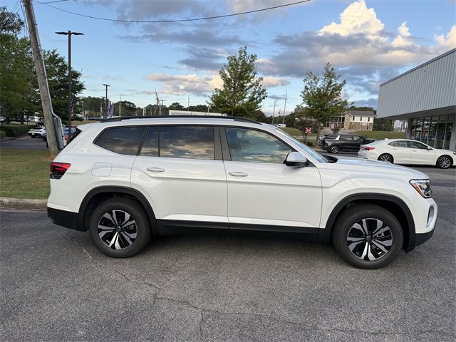 New 2026 Volkswagen Atlas SE image 3