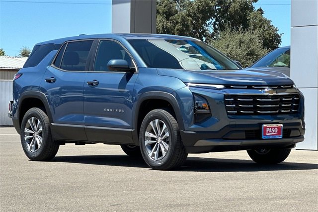 New 2026 Chevrolet Equinox LT image 2