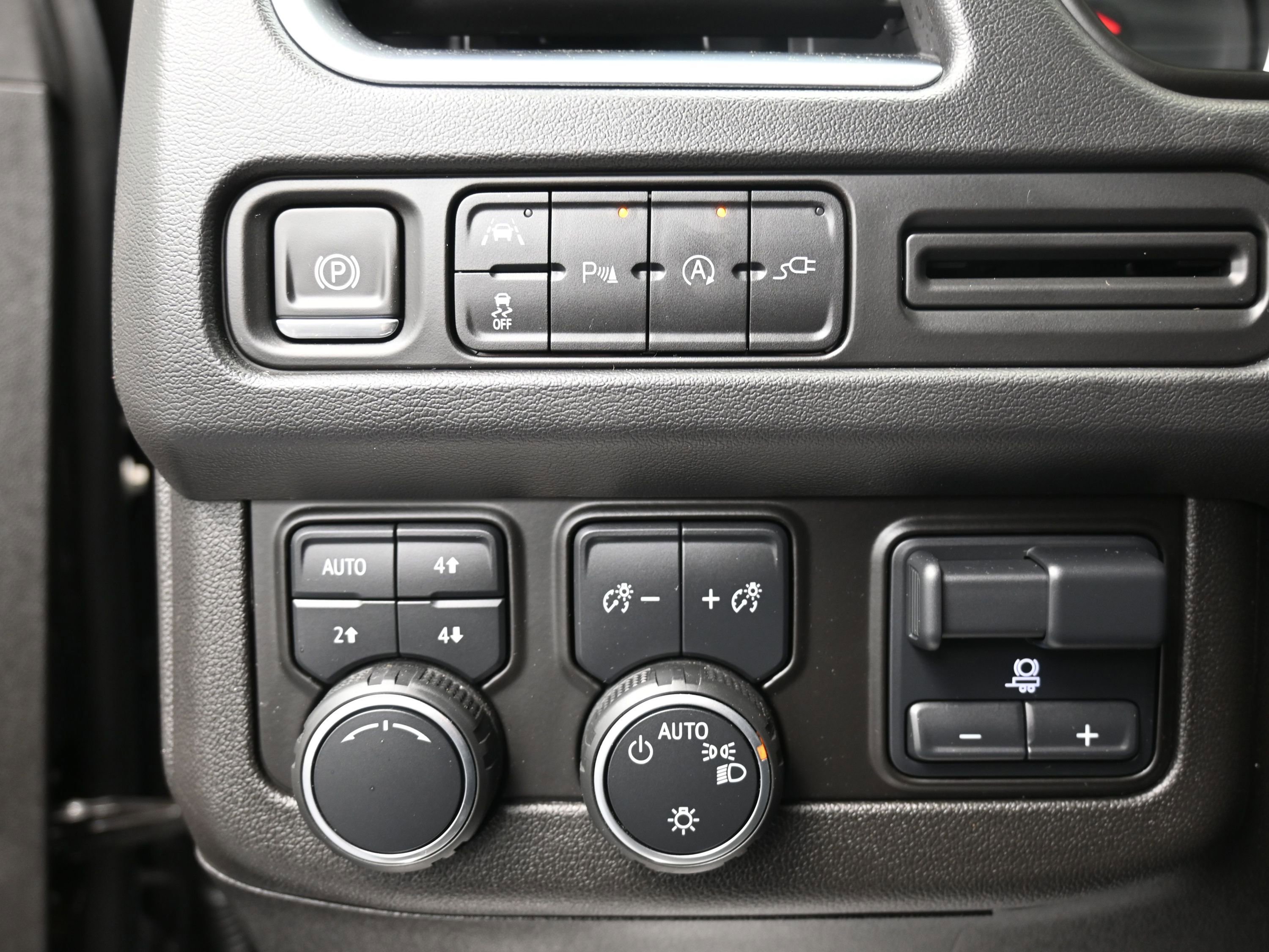 Used 2021 Chevrolet Suburban LT w/ LT Signature Package image 31