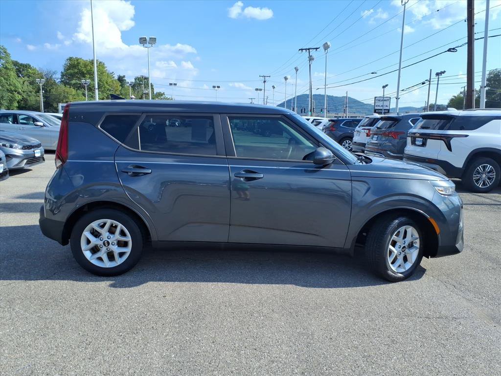 Used 2021 Kia Soul S FWD image 3