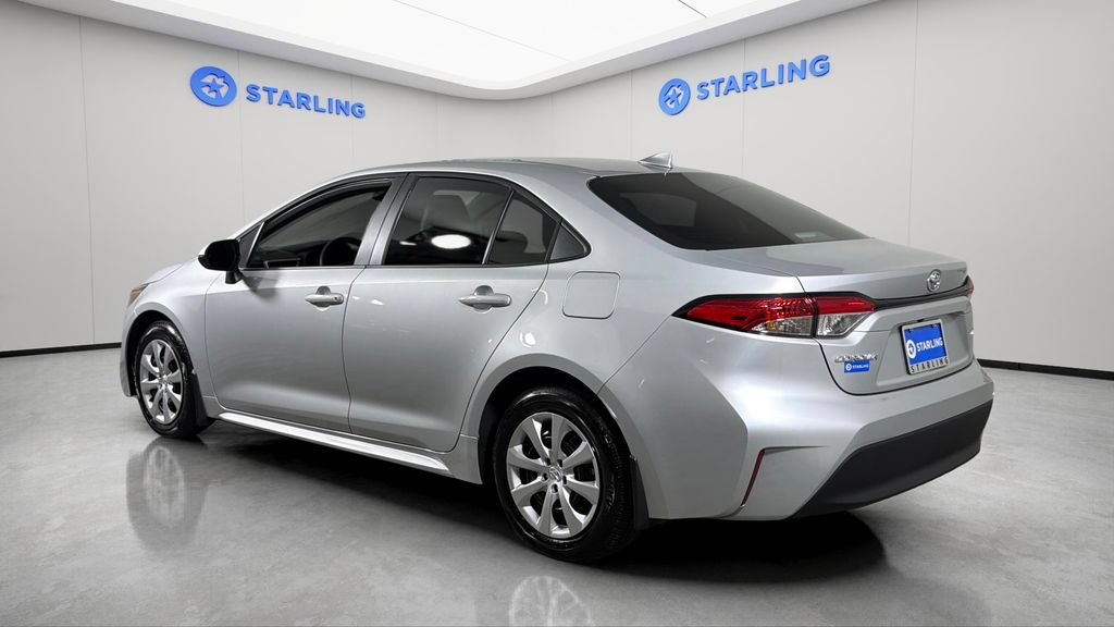 Used 2026 Toyota Corolla LE FWD image 5
