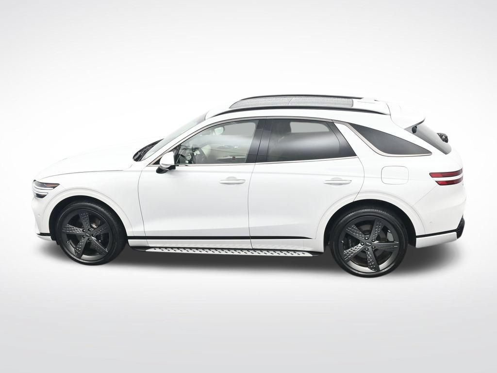 Used 2025 Genesis GV70 3.5T Sport w/ Sport Prestige Package AWD/4WD image 28