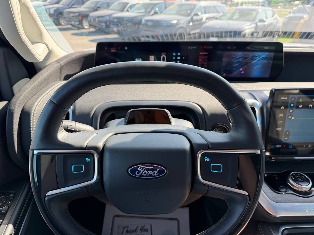 Used 2025 Ford Expedition Max Platinum AWD/4WD image 19