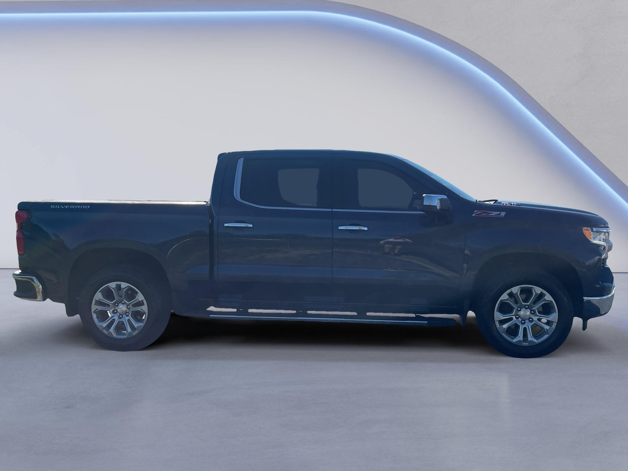 Used 2022 Chevrolet Silverado 1500 LTZ w/ LTZ Premium Package AWD/4WD image 7