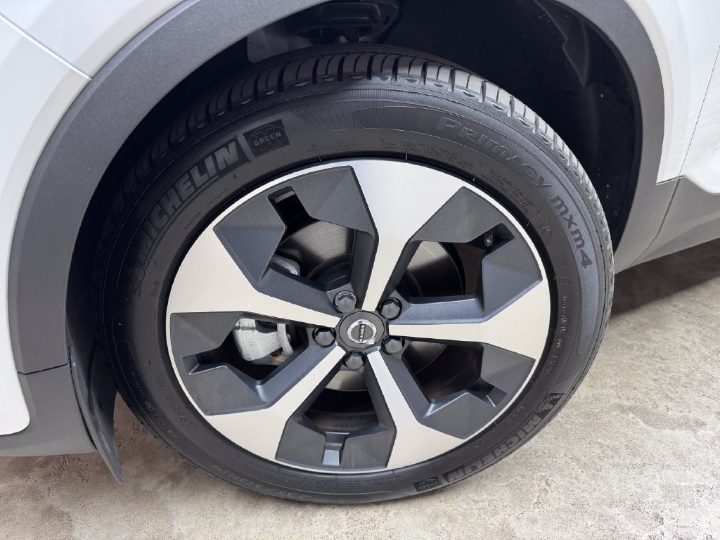 Used 2026 Volvo XC40 B5 Plus AWD/4WD image 31