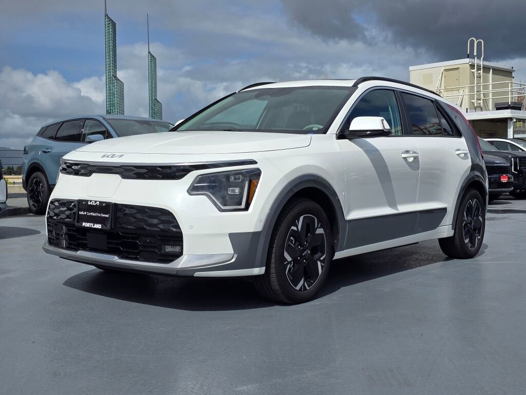 Used 2024 Kia Niro Wave w/ Wave Preserve Package image 8