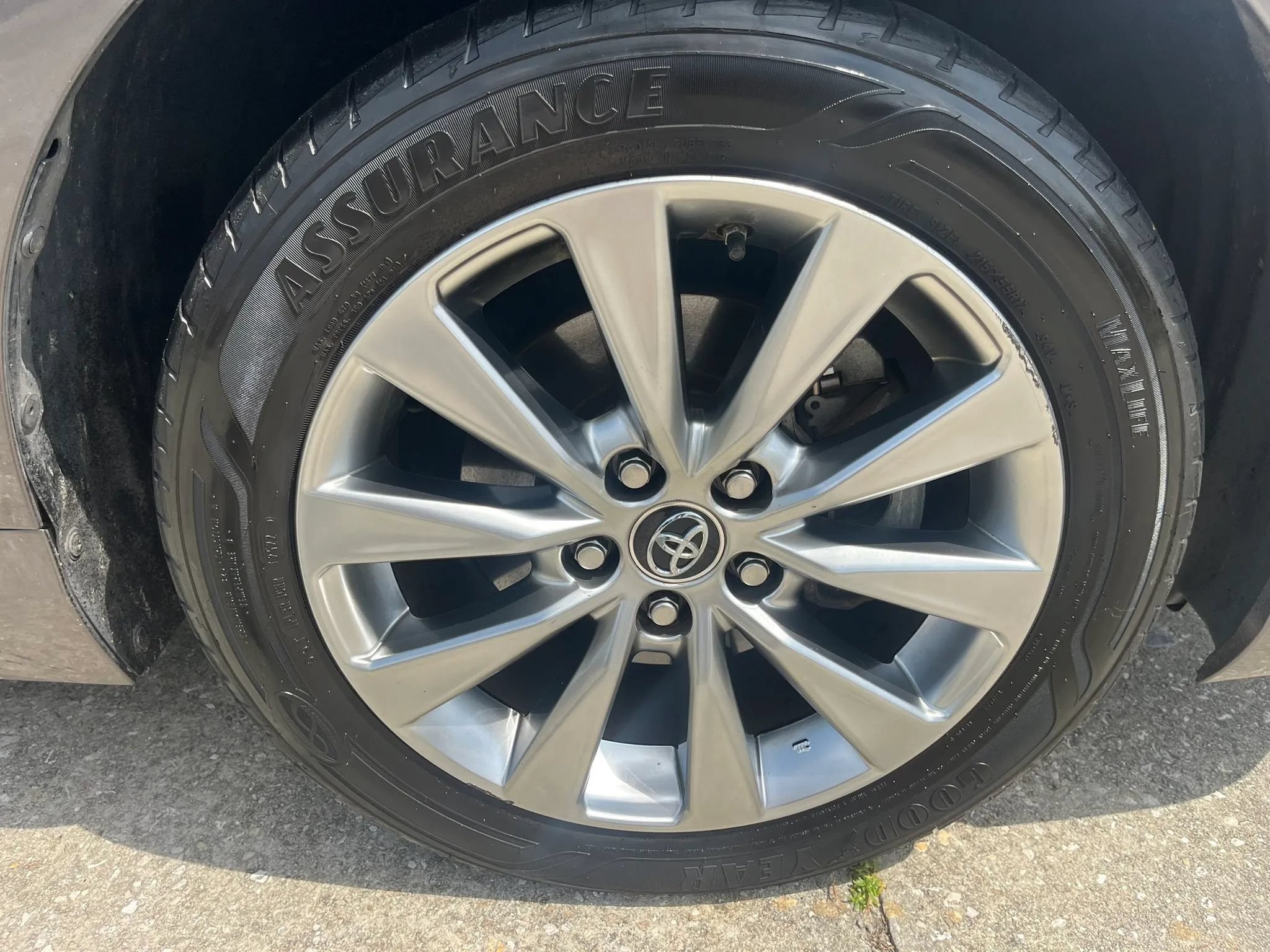 Used 2015 Toyota Camry XLE FWD image 9