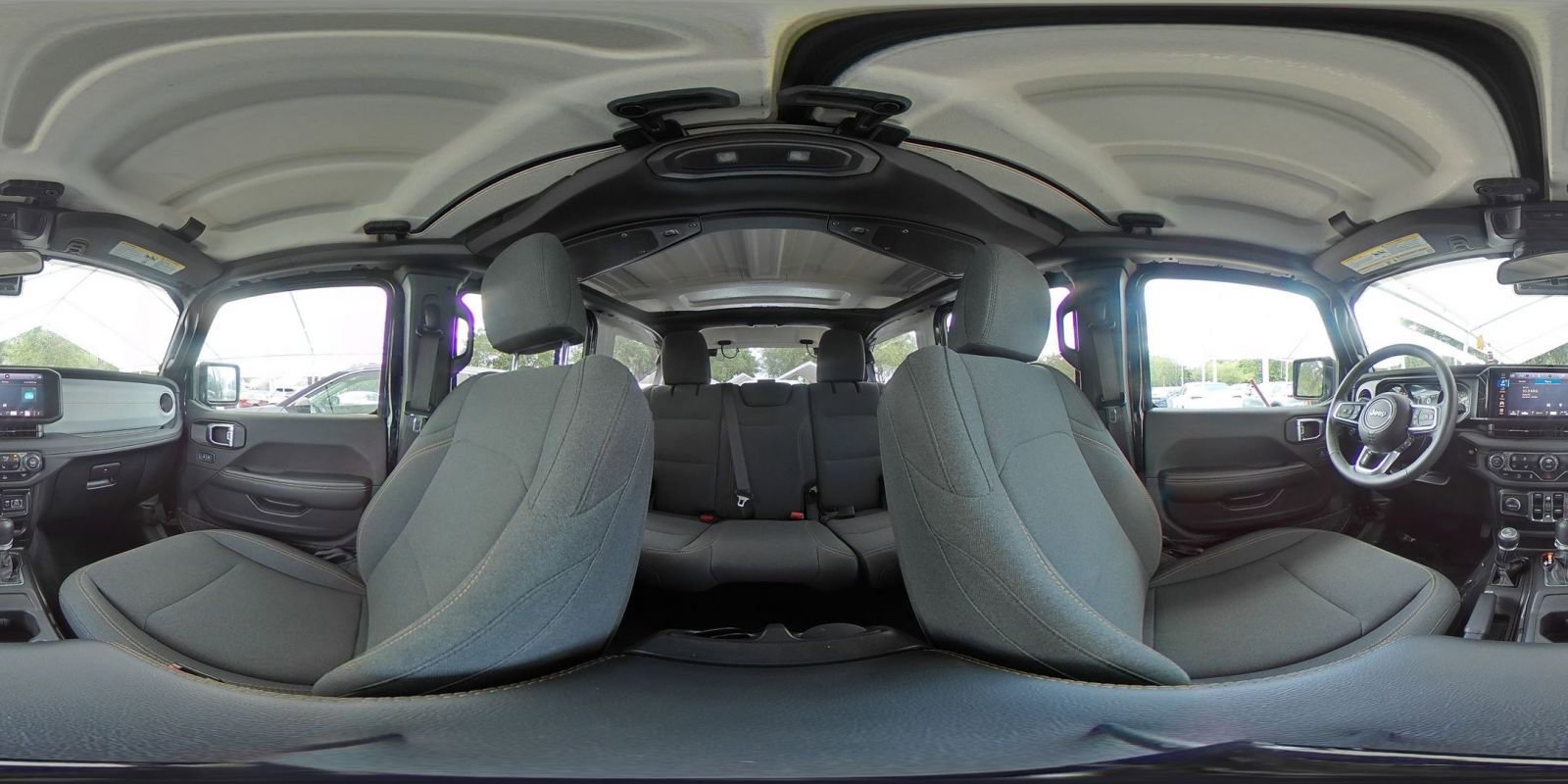 Used 2025 Jeep Wrangler Unlimited Sahara AWD/4WD image 41