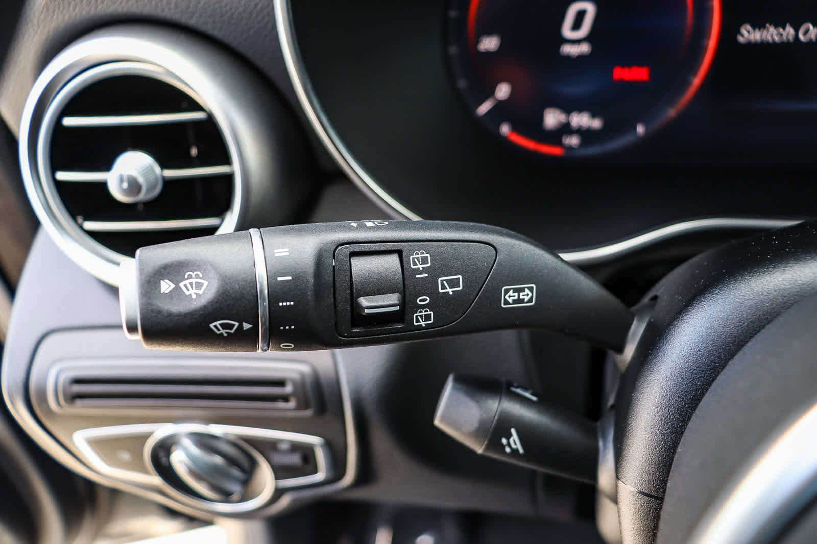 Used 2020 Mercedes-Benz GLC 300 image 27