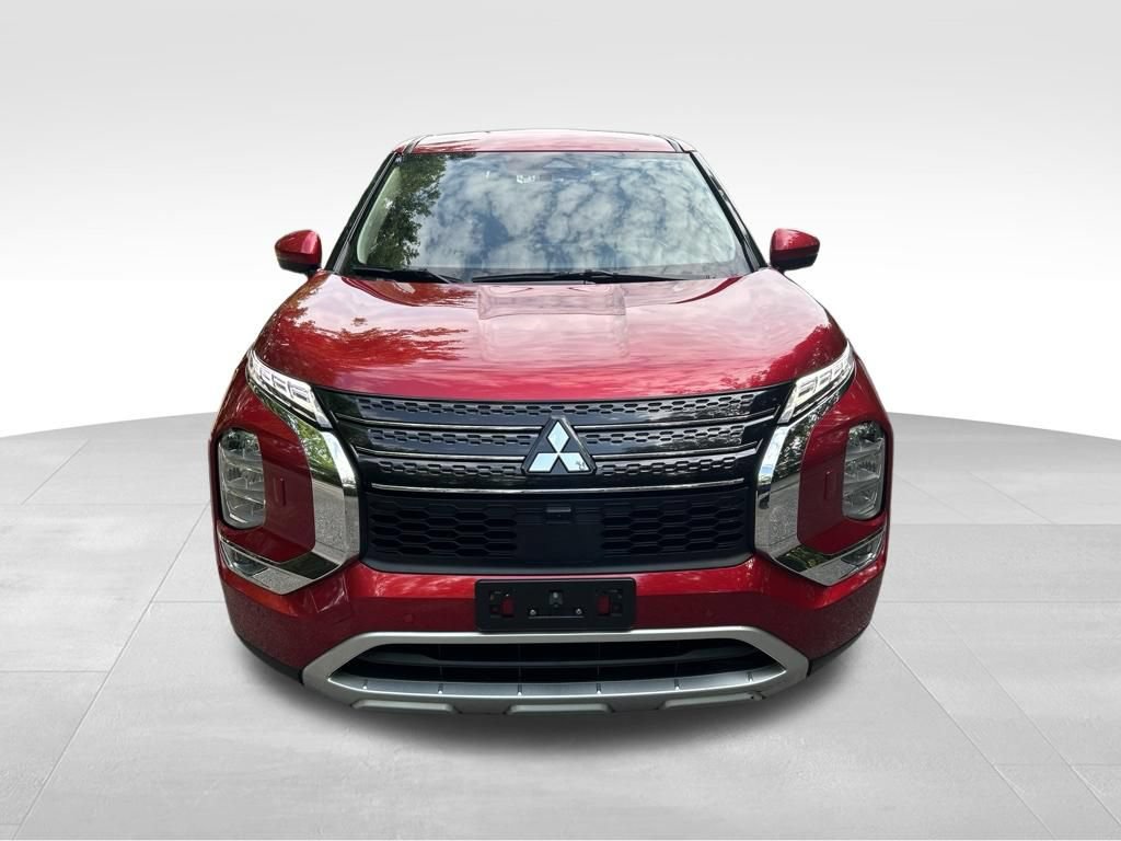 Used 2024 Mitsubishi Outlander AWD image 8