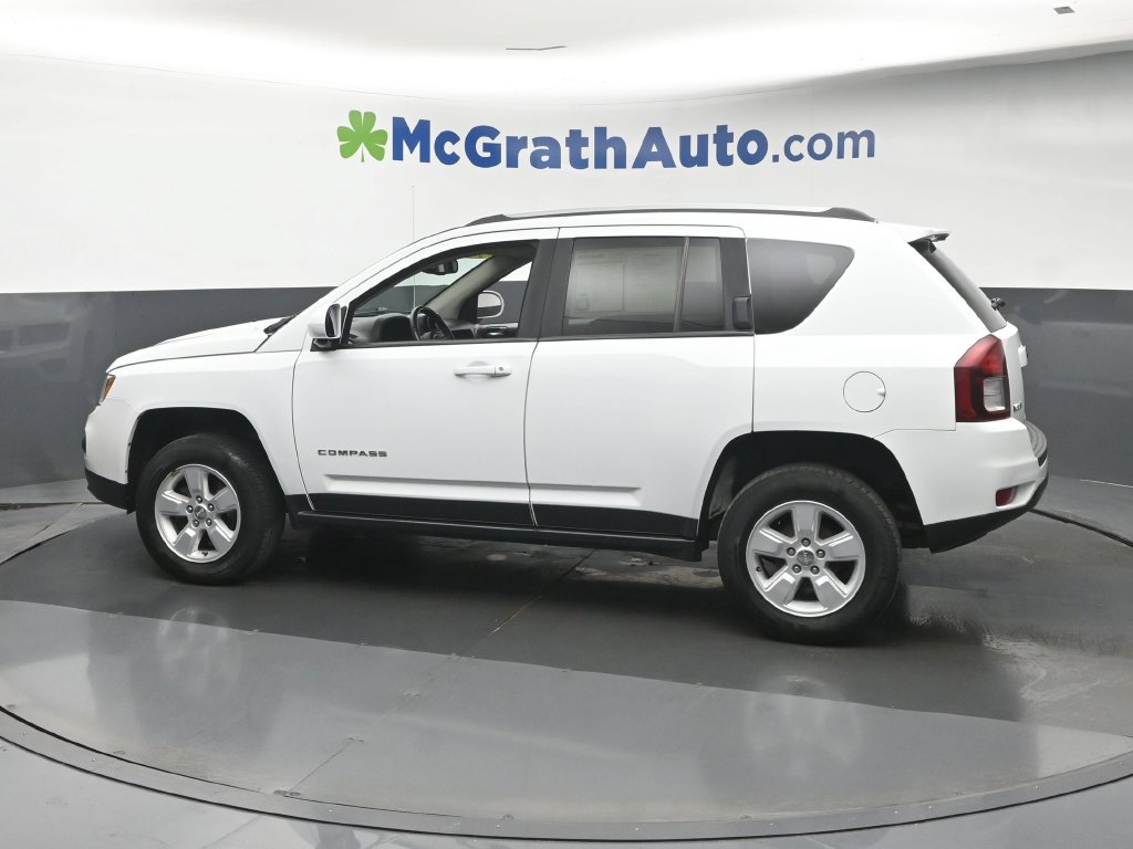Used 2017 Jeep Compass Latitude FWD image 22