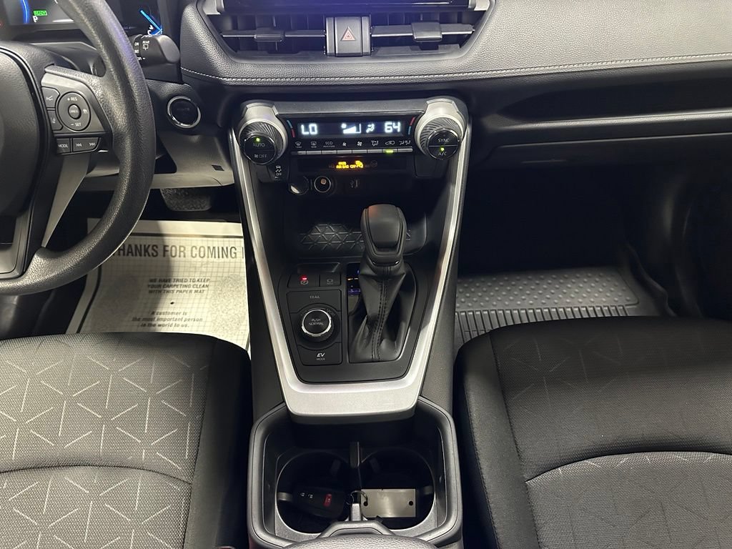 Used 2025 Toyota RAV4 XLE AWD/4WD image 38