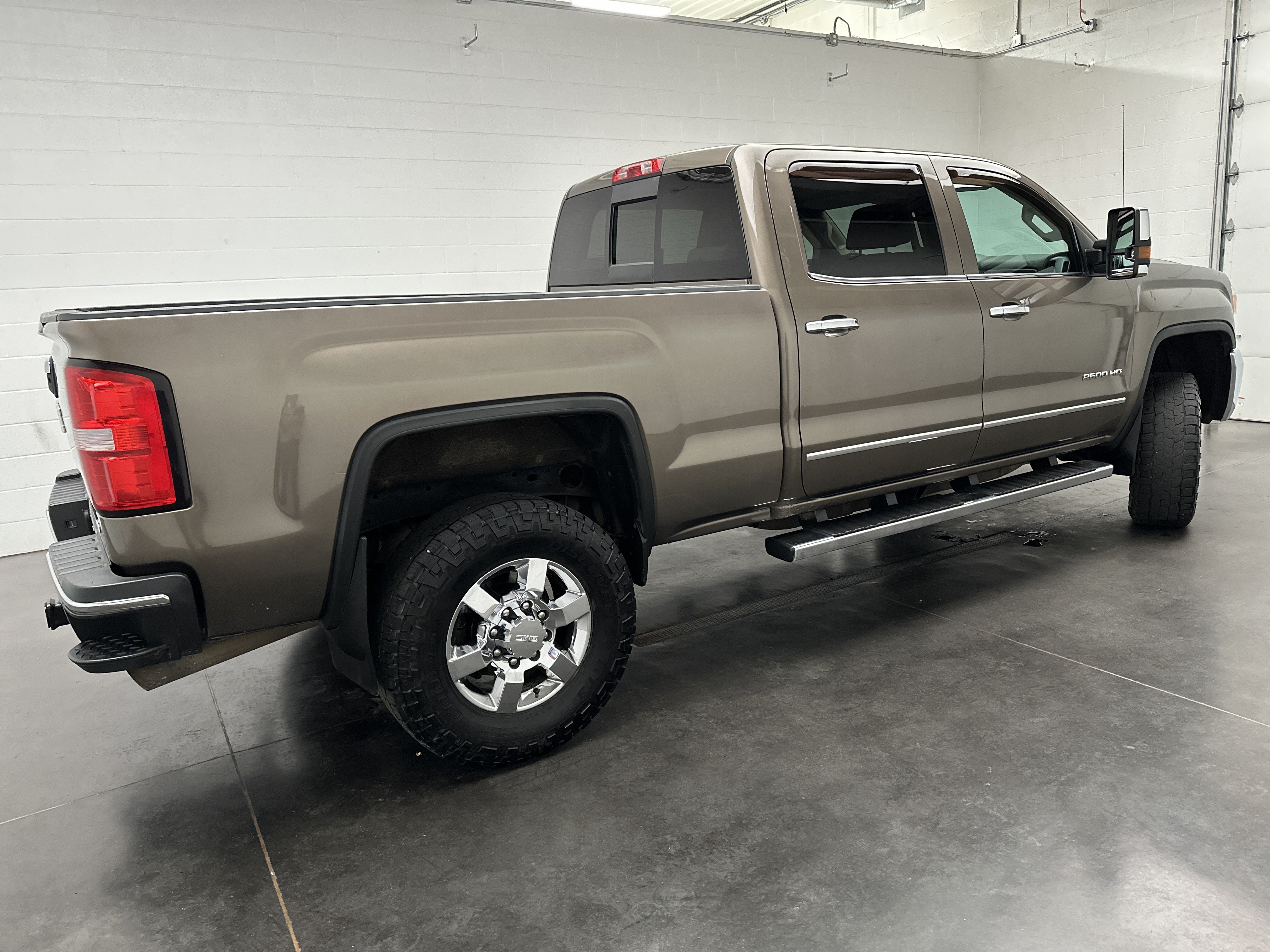 Used 2015 GMC Sierra 2500 SLT AWD/4WD image 9
