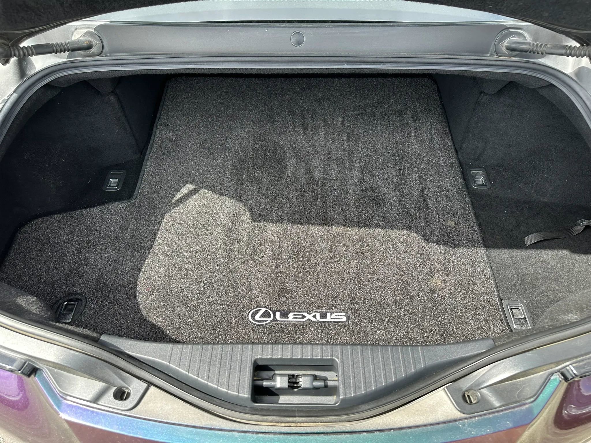 Used 2018 Lexus LC 500 Coupe w/ Touring Package RWD image 16