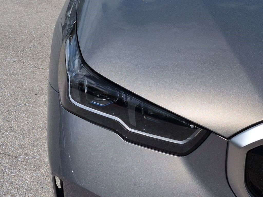 New 2026 BMW i5 eDrive40 w/ Premium Package image 10