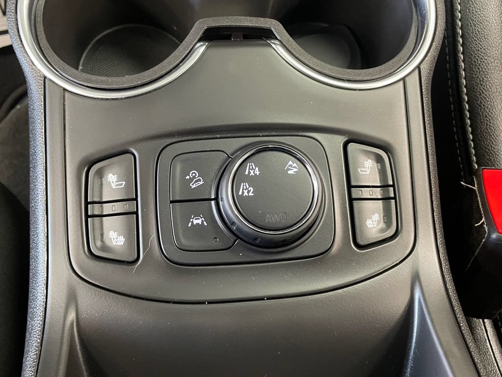Used 2024 GMC Terrain SLT AWD/4WD image 32