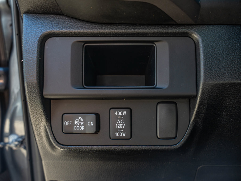 Used 2016 Toyota Tacoma Limited w/ Towing Package AWD/4WD image 41