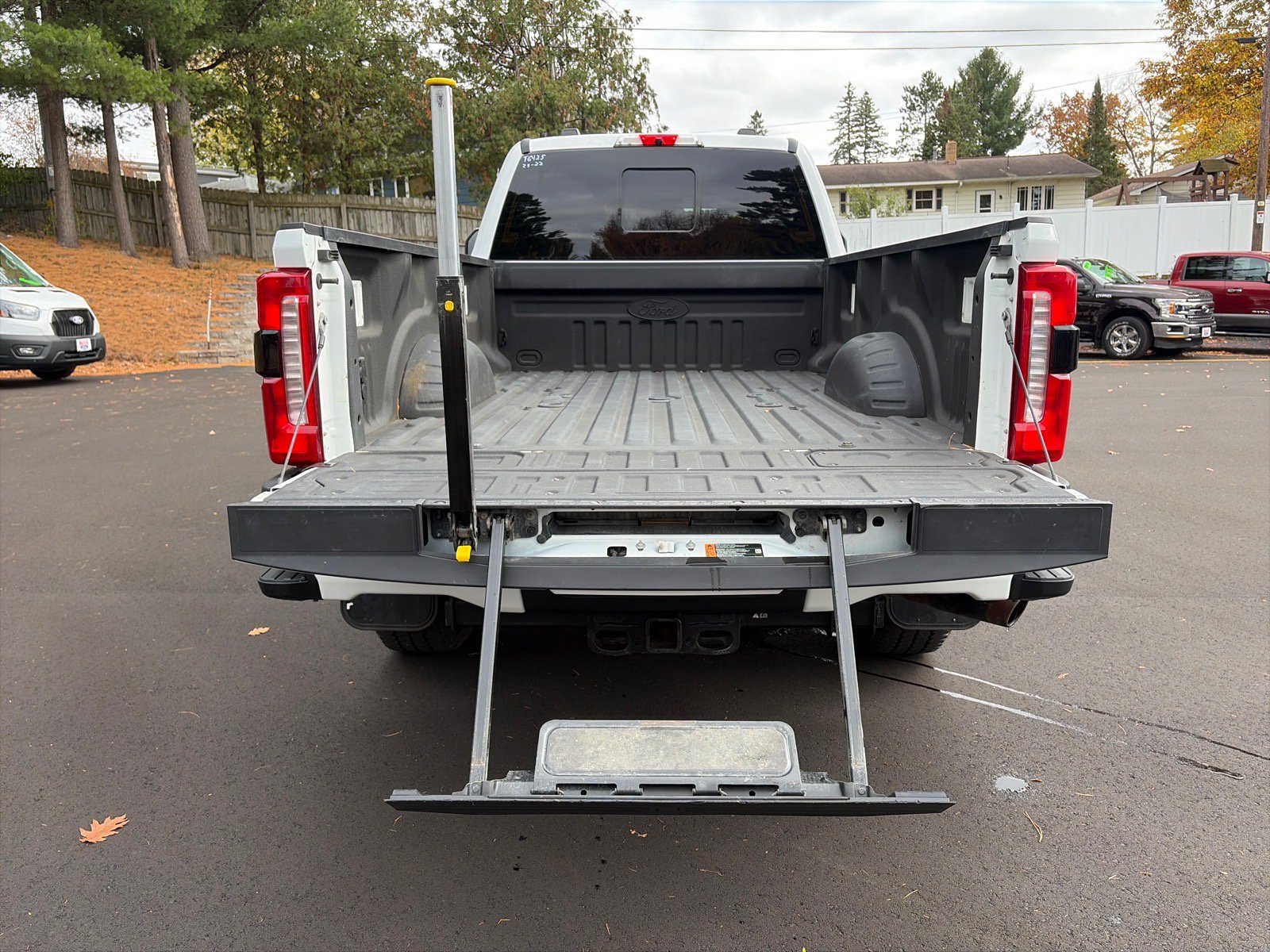 Used 2023 Ford F250 Lariat w/ Sport Appearance Package AWD/4WD image 8