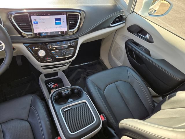 Used 2022 Chrysler Pacifica Touring-L FWD image 19